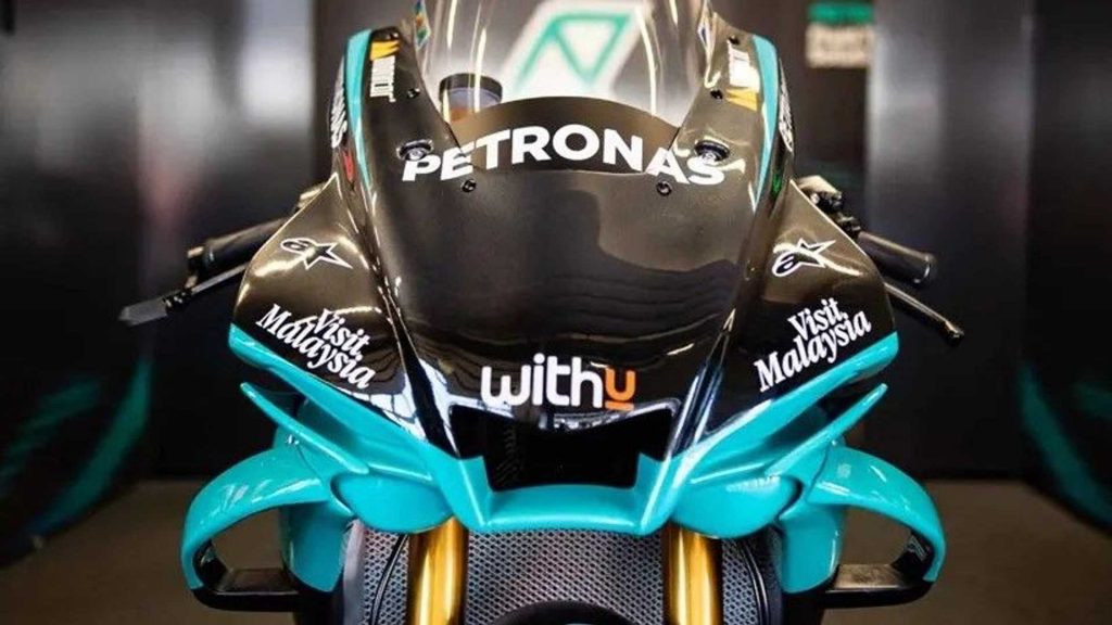 yamaha-yzf-r1-replica-petronas-moto-adventure