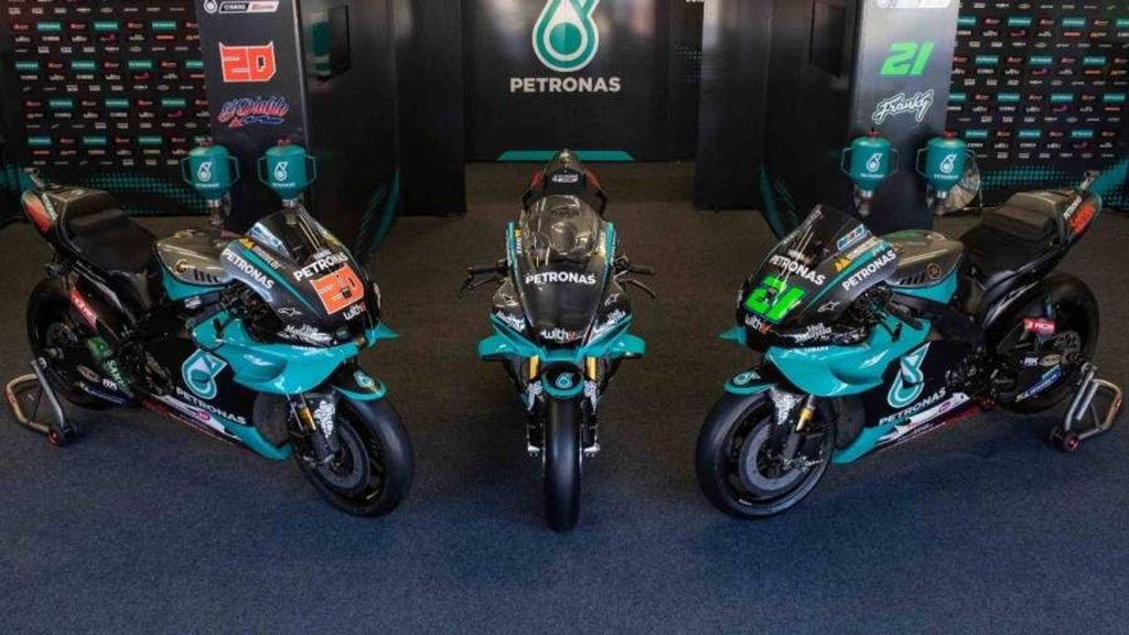 yamaha-yzf-r1-replica-petronas-moto-adventure