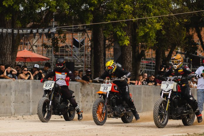 bms-motorcycle-e-lucky-friends-rodeo-organizam-prova-de-flat-track-on-track