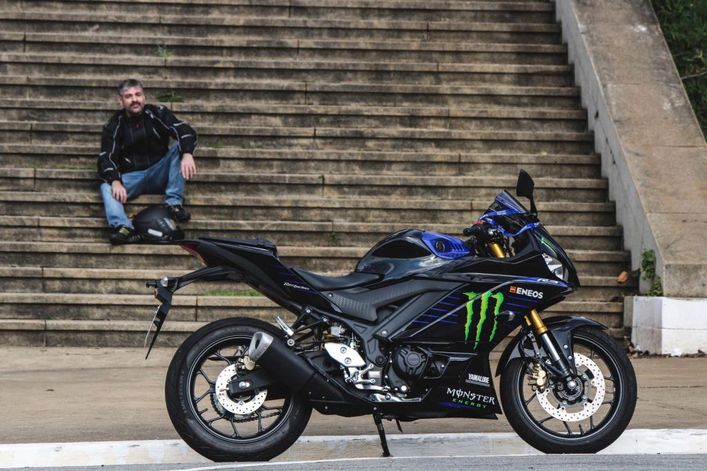 Yamaha-YZF-R3-Monster-Edition 