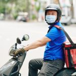 man-delivering-food_274689-12676