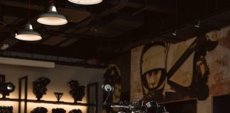 Triumph cria uma Thruxton 1200 RS única para celebrar o aniversário de 10 anos do DGR