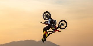 Fred Kyrillos apresenta primeiro backflip com a moto Honda CRF 250F