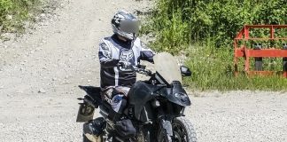 Nova BMW R 1300 GS é flagrada em teste