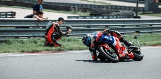 Jornalista da revista Motorrad quebra recorde de arrasto de cotovelo mais veloz