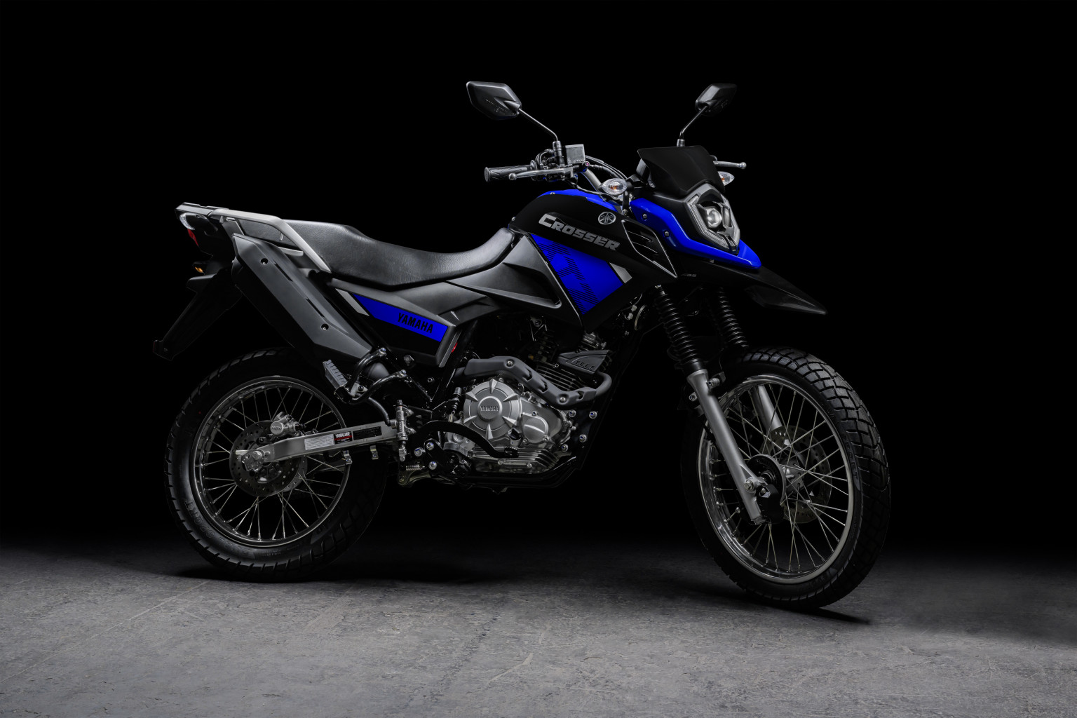 Yamaha Crosser 150 chega na versão 2024 sem grandes mudanças