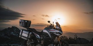 Energica lança Sport Touring elétrica: a Experia