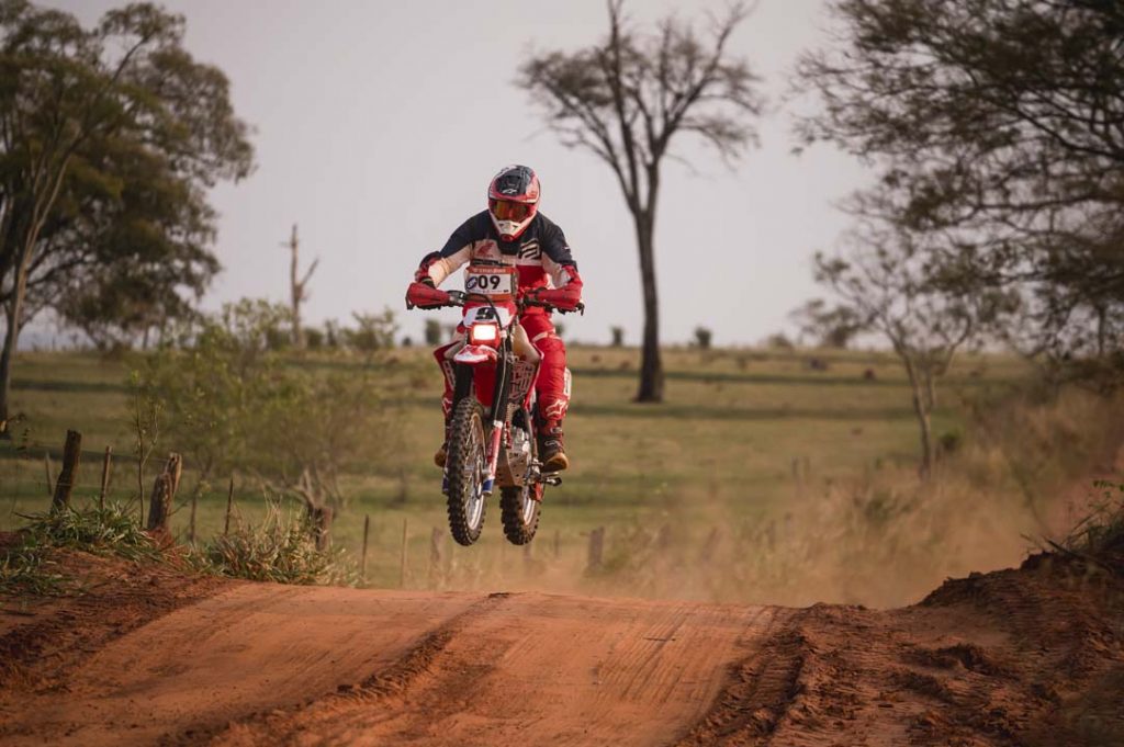 Bissinho-Zavatti-vence-e-lidera-na-geral-entre-as-motos