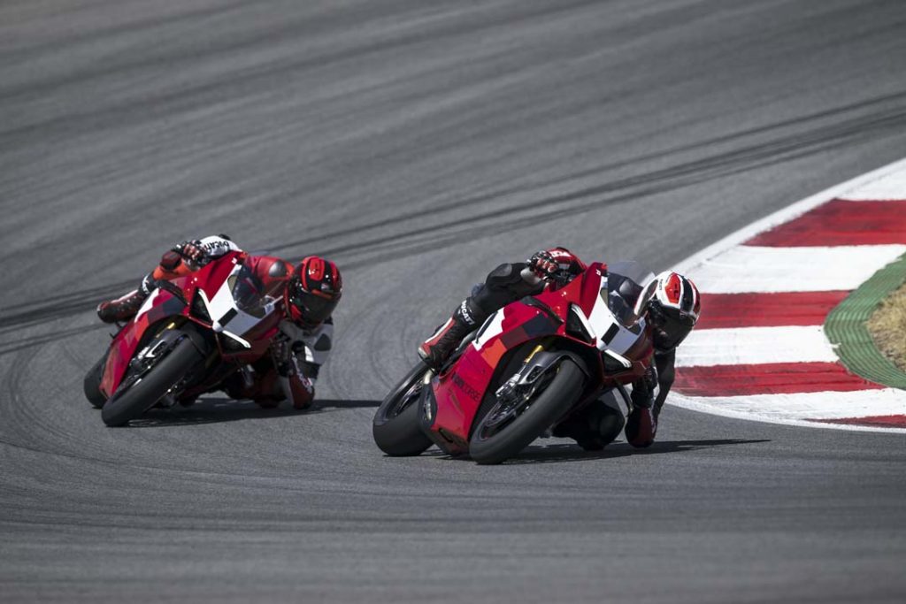 ducati-apresenta-a-nova-panigale-v4r-que-entrega-240-cv