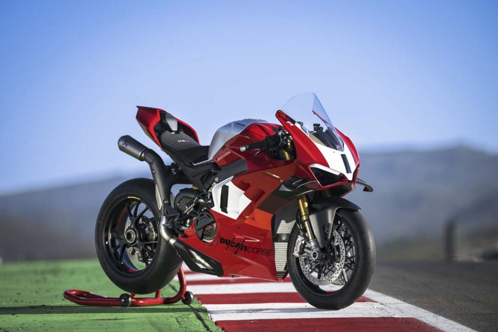 ducati-apresenta-a-nova-panigale-v4r-que-entrega-240-cv