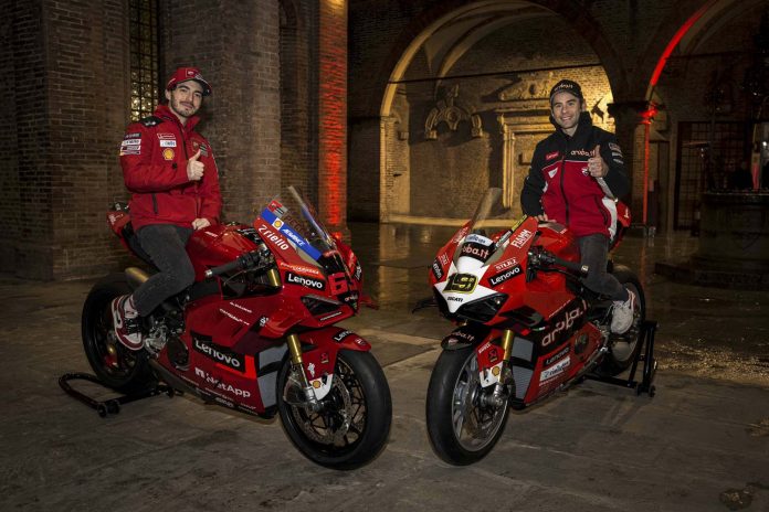 duas-edicoes-limitadas-da-ducati-panigale-v4-celebram-os-titulos-mundiais-de-francesco-bagnaia-e-alvaro-bautista