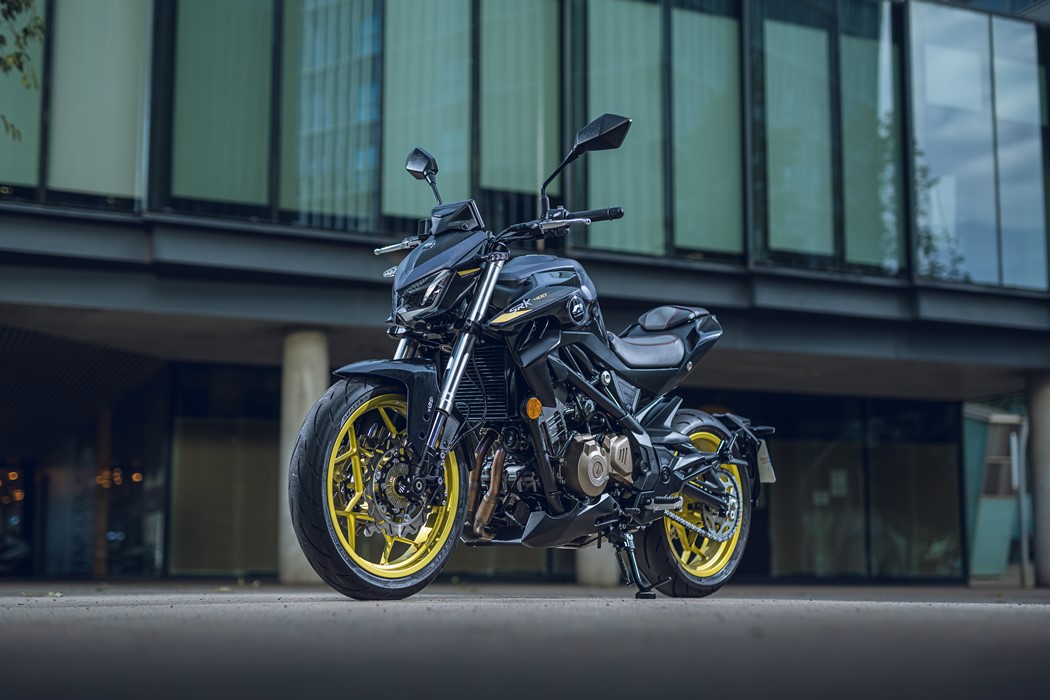 QJ SRK 400: ESSA MOTO SERIA UMA BOA NO BRASIL? - Revista Moto Adventure