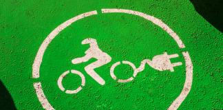 União Europeia decreta o fim dos motores a combustão até 2035. Motos (ainda) não estão contempladas uniao-europeia-decreta-o-fim-dos-motores-a-combustao-ate-2035-motos-ainda-nao-estao-contempladas