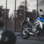s1000-action-2