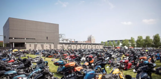 Harley-Davidson 120 anos: 45 mil pessoas lotam Milwaukee harley-davidson-120-anos-45-mil-pessoas-lotam-milwaukee