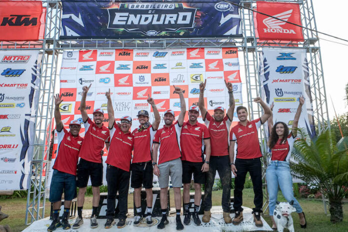 premiação-brasileiro-de-enduro-honda-racing-brasil