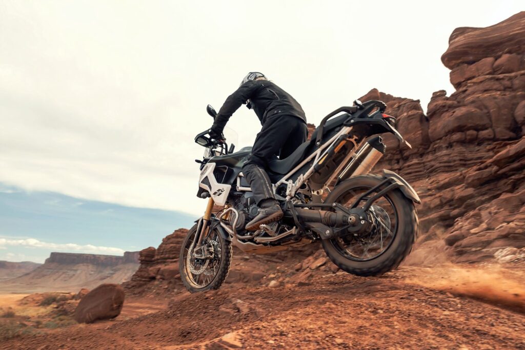 Black-Triumph-marca-oferece-taxa-zero-e-bônus