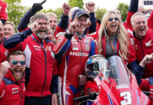 Metzeler celebra o sucesso no TT da Ilha de Man Dean Harrisson, vencedor Superstock