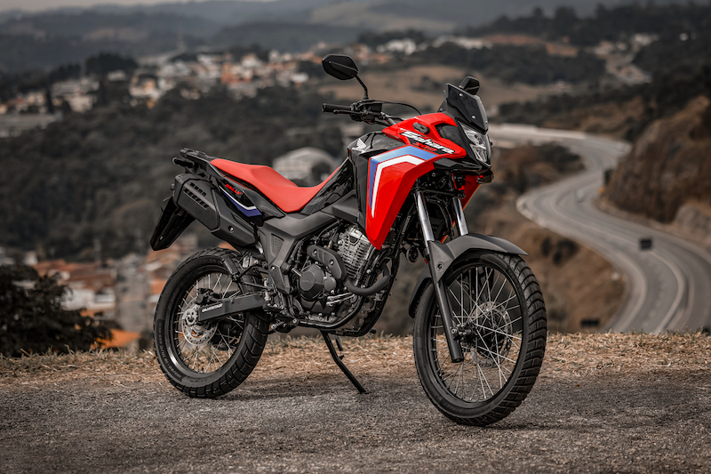 XRE 300 Sahara 2026 ganha novas cores