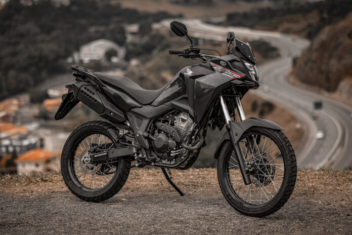 Honda XRE 300 Sahara 2026: novas cores - Revista Moto Adventure
