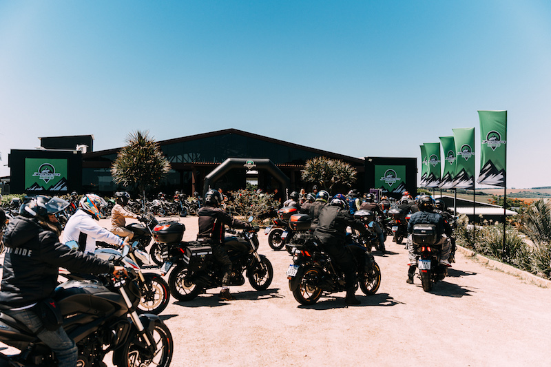 bajaj-dominar-rides-daybraker