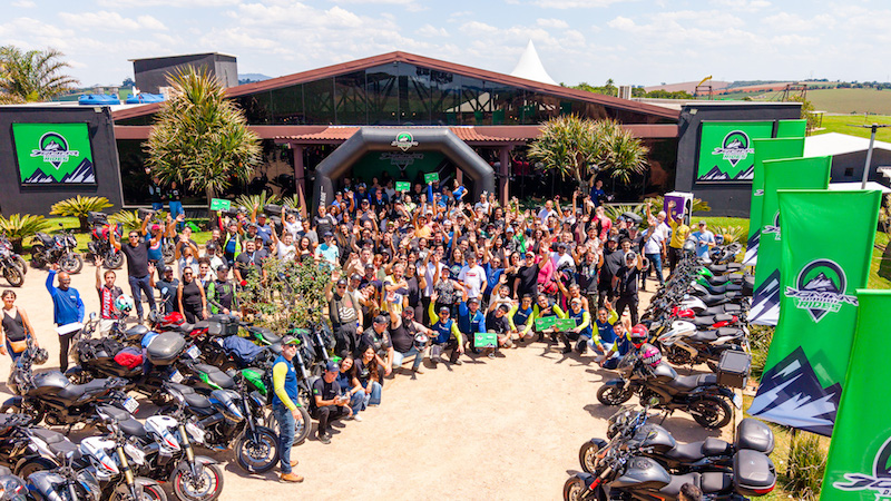 bajaj-dominar-rides-daybraker