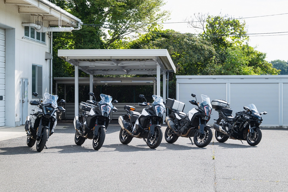 Frota de motos da empresa equipadas com tecnologias que estão sendo testadas