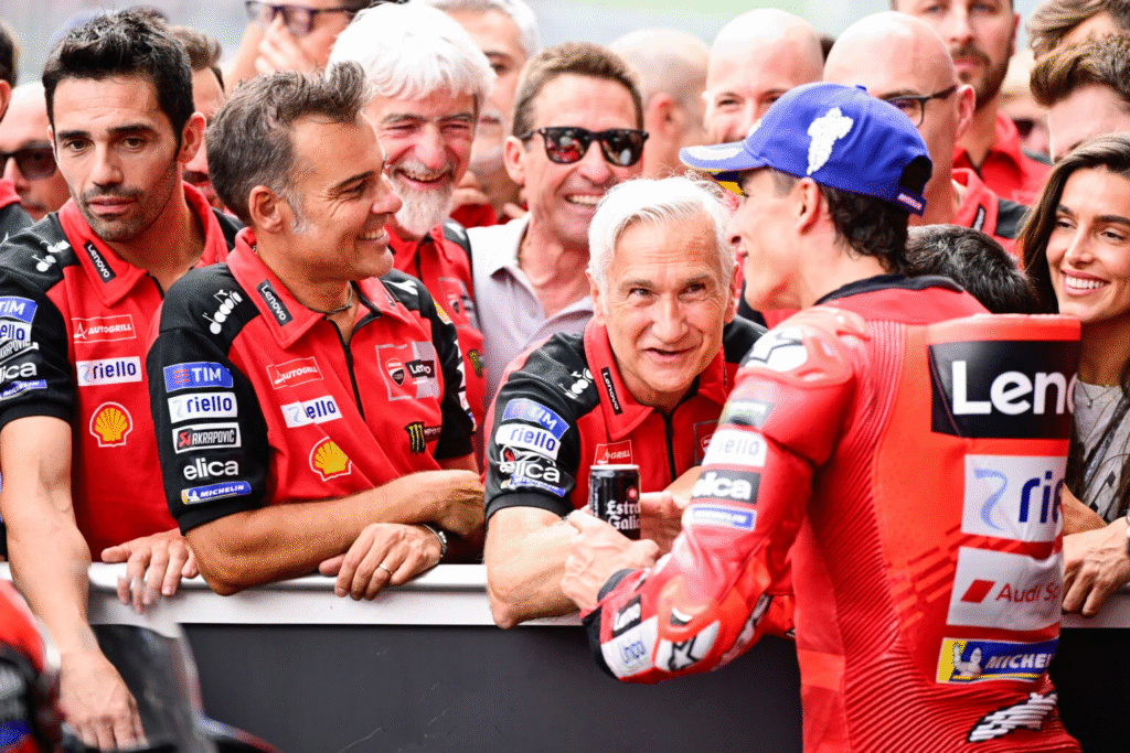 marc-marquez-ducsti-paddock