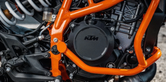 KTM parece estar prestes a substituir seu monocilíndrico 390 por um bicilíndrico 490 motor ktm 390