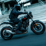 royal-enfield-guerrilla-450-apex-1