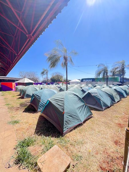 O camping Ville sempre teve uma identidade muito alinhada ao evento. Foto: Divulgação