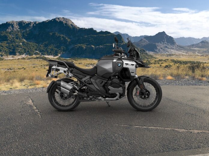 bmw-r-1300gs-adventure-triple-black