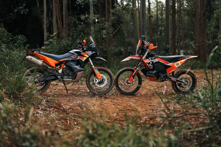 Motos KTM 890 Adventure e 450 Rally